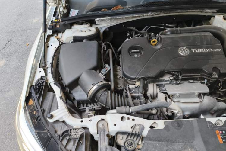 Used Buick Regal 2020 552T Luxury Version Engine Bay Right
