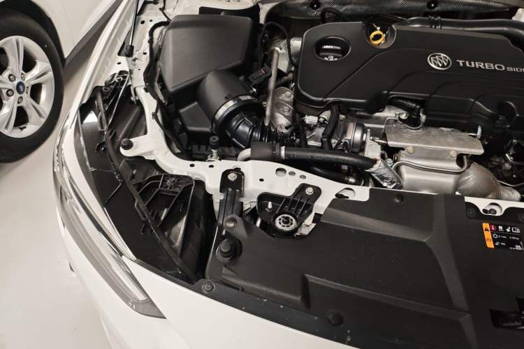 Used Buick Regal 2020 552T Elite Edition Engine Bay Right