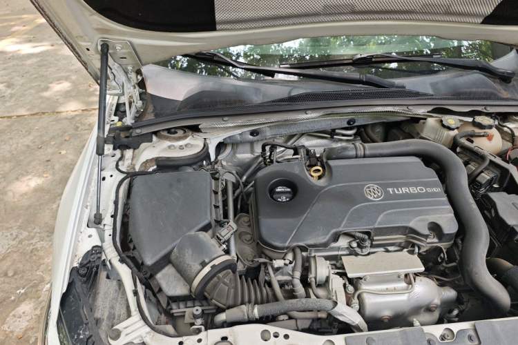 Used Buick Regal 2020 552T Elite Edition Engine Bay Right