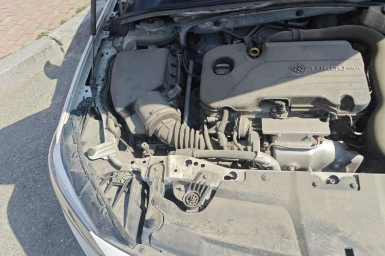 Used Buick Regal 2020 552T Elite Edition Engine Bay Right