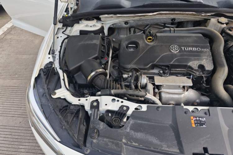 Used Buick Regal 2020 552T Luxury Version Engine Bay Right
