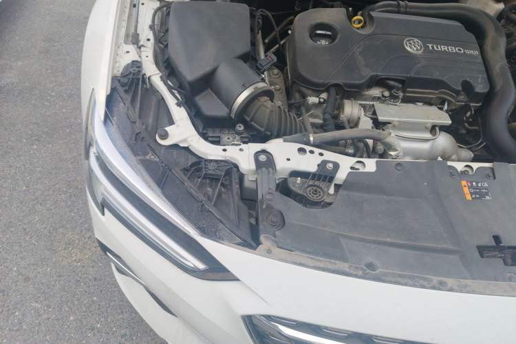 Used Buick Regal 2020 552T Luxury Version Engine Bay Right