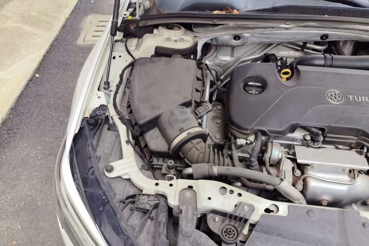 Used Buick Regal 2020 552T Elite Edition Engine Bay Right