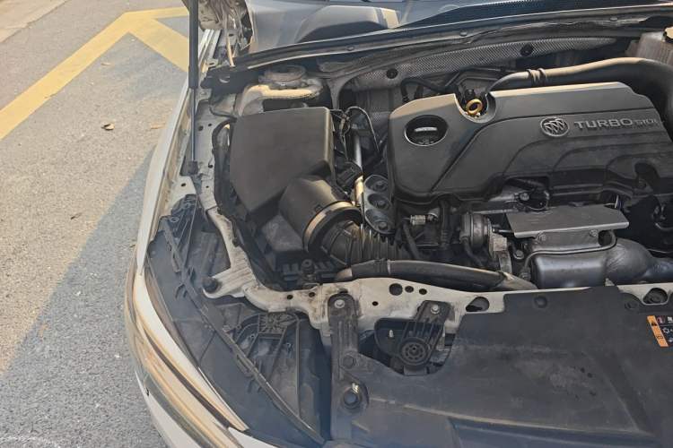 Used Buick Regal 2020 552T Elite Edition Engine Bay Right