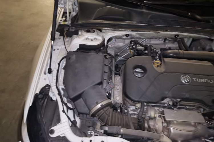 Used Buick Regal 2020 552T Luxury Version Engine Bay Right