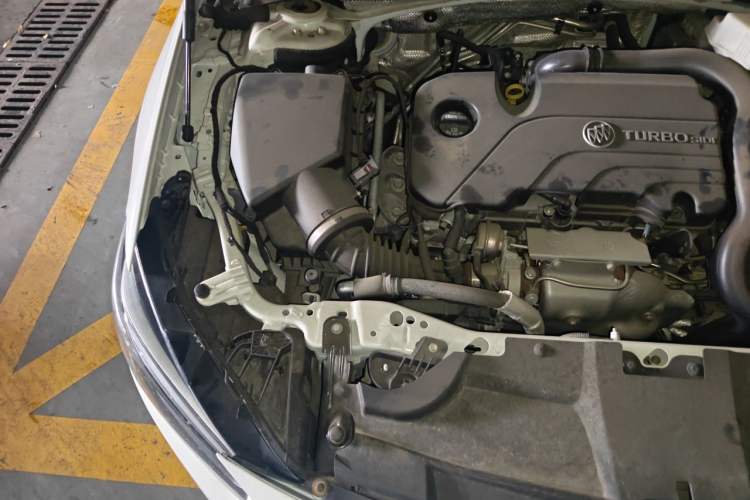 Used Buick Regal 2020 552T Elite Edition Engine Bay Right
