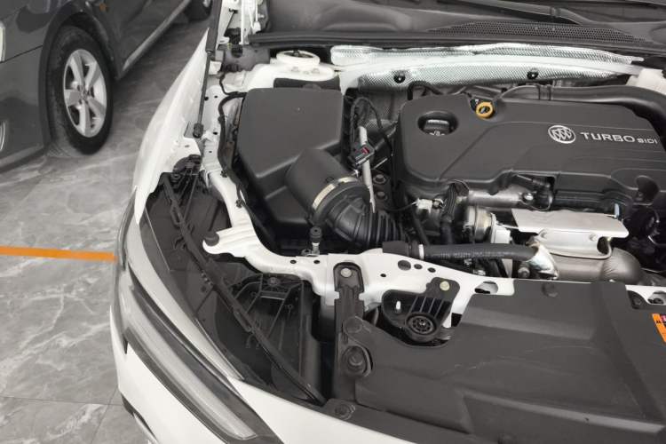 Used Buick Regal 2020 552T Elite Edition Engine Bay Right