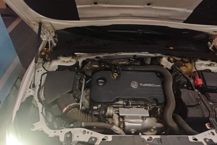 Used Buick Regal 2020 552T Elite Edition Engine Bay Right