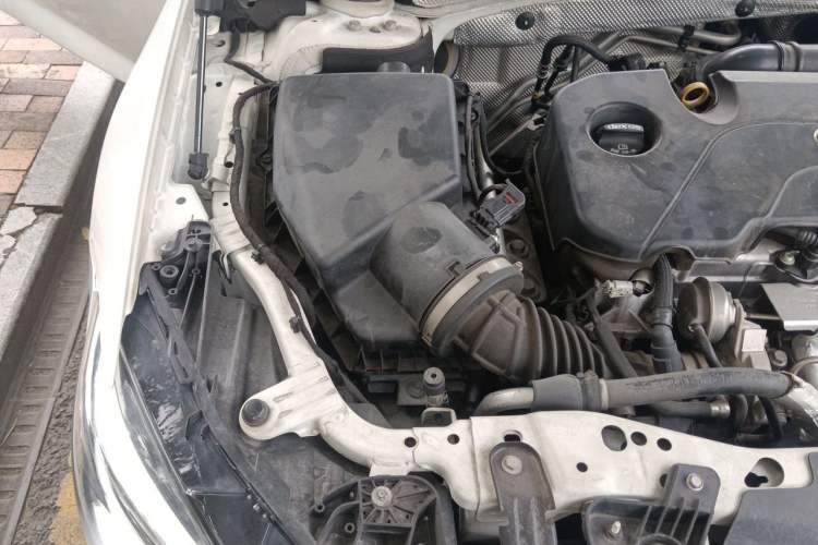 Used Buick Regal 2020 552T Luxury Version Engine Bay Right