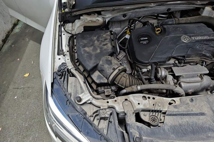 Used Buick Regal 2020 552T Luxury Version Engine Bay Right