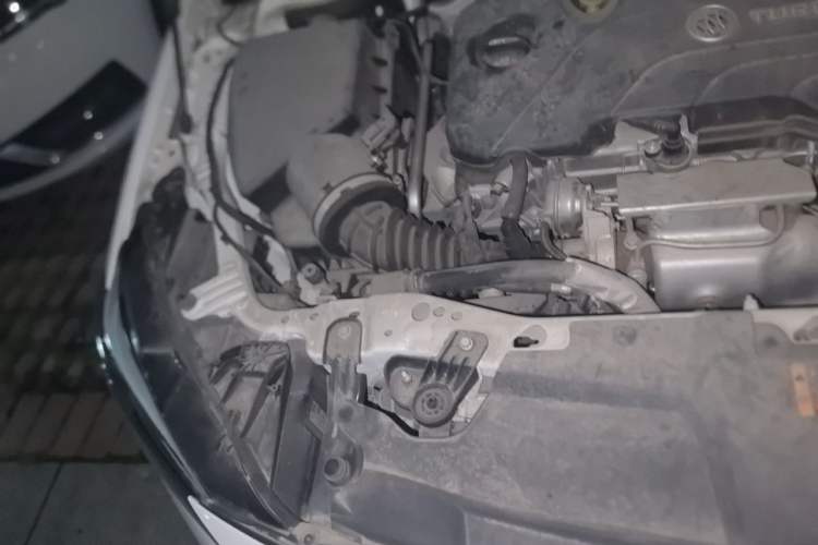 Used Buick Regal 2020 552T Elite Edition Engine Bay Right