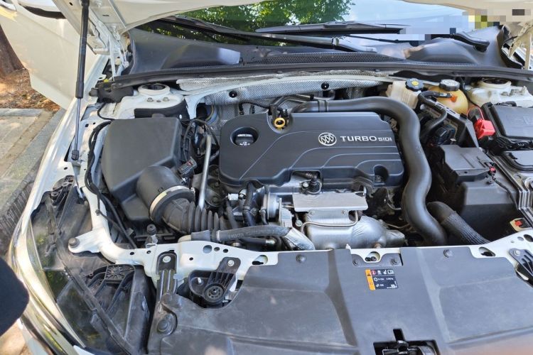 Used Buick Regal 2020 552T Luxury Version Engine Bay Right