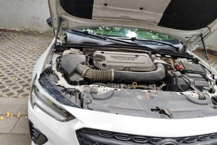 Used Buick Regal 2020 GS 28T Elite Model Engine Bay Right