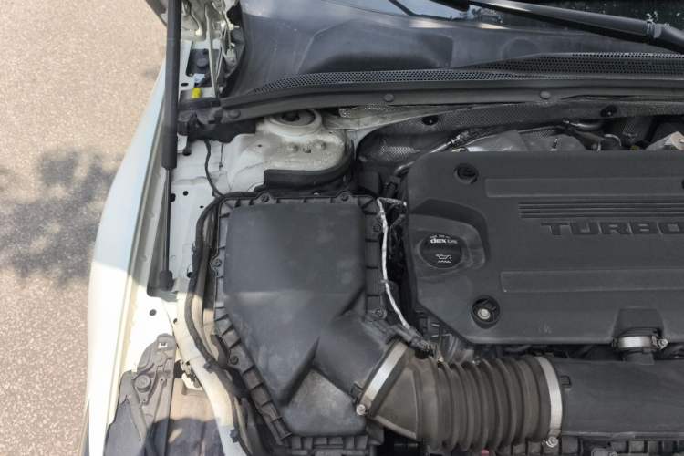 Used Buick Regal 2020 GS 28T Elite Model Engine Bay Right