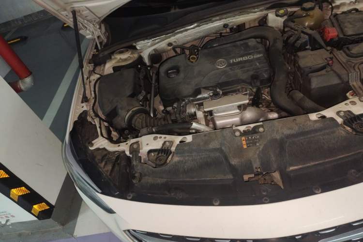 Used Buick Regal 2020 552T Elite Edition Engine Bay Right
