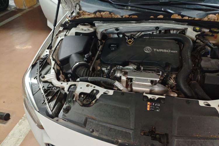 Used Buick Regal 2020 552T Elite Edition Engine Bay Right