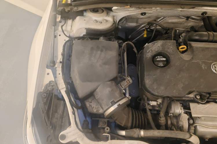 Used Buick Regal 2020 552T Elite Edition Engine Bay Right