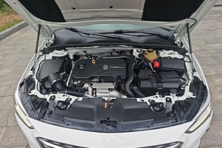 Used Buick Regal 2020 552T Elite Edition Engine Bay