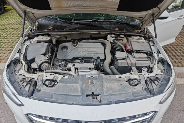 Used Buick Regal 2020 552T Elite Edition Engine Bay