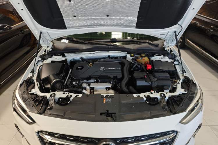 Used Buick Regal 2020 552T Elite Edition Engine Bay