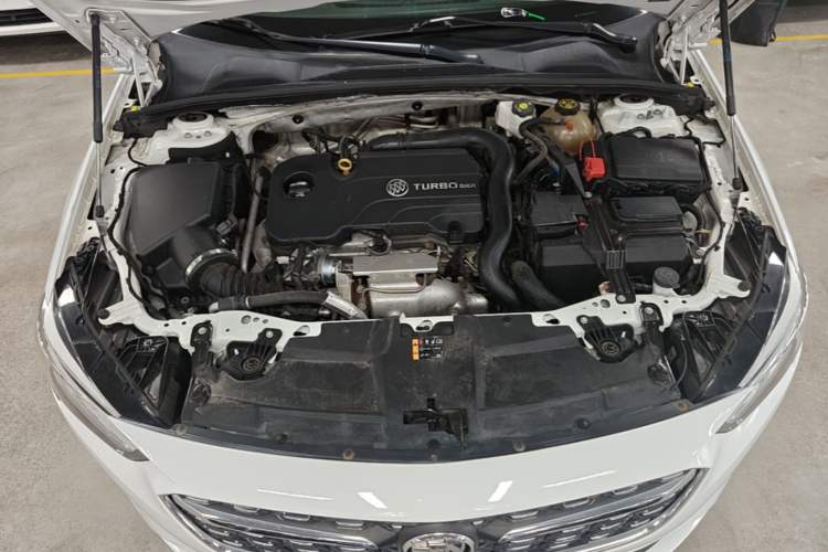 Used Buick Regal 2020 552T Elite Edition Engine Bay
