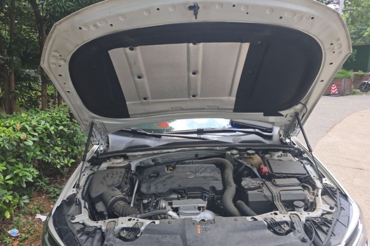 Used Buick Regal 2020 552T Elite Edition Engine Bay