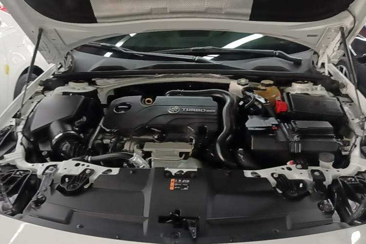 Used Buick Regal 2020 552T Elite Edition Engine Bay