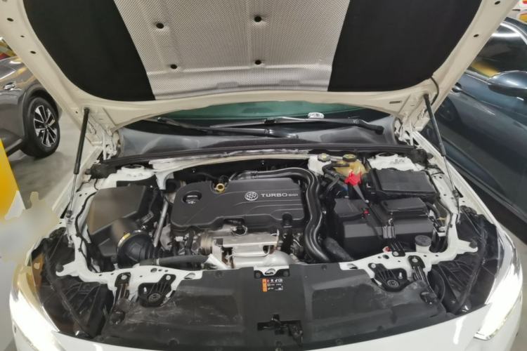 Used Buick Regal 2020 552T Luxury Version Engine Bay