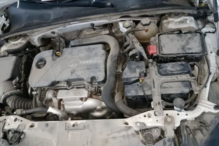 Used Buick Regal 2020 552T Elite Edition Engine Bay