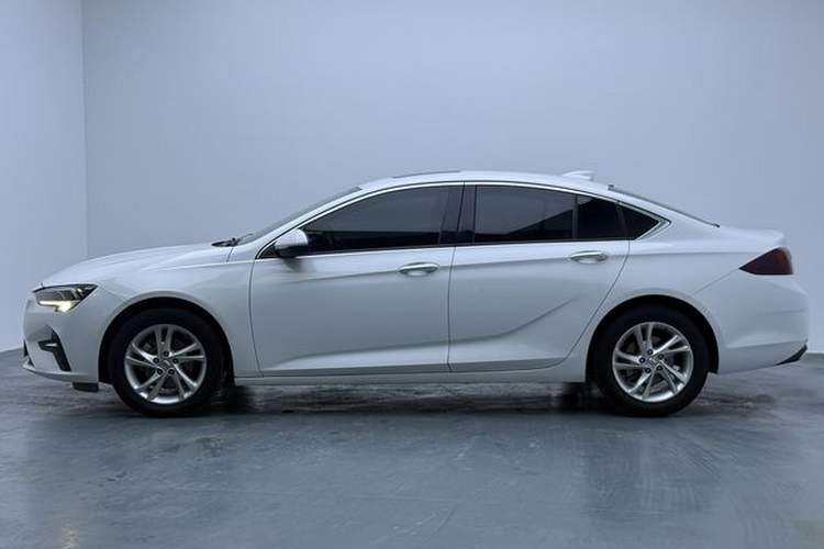 Used Buick Regal 2020 552T Luxury Version Exterior 3