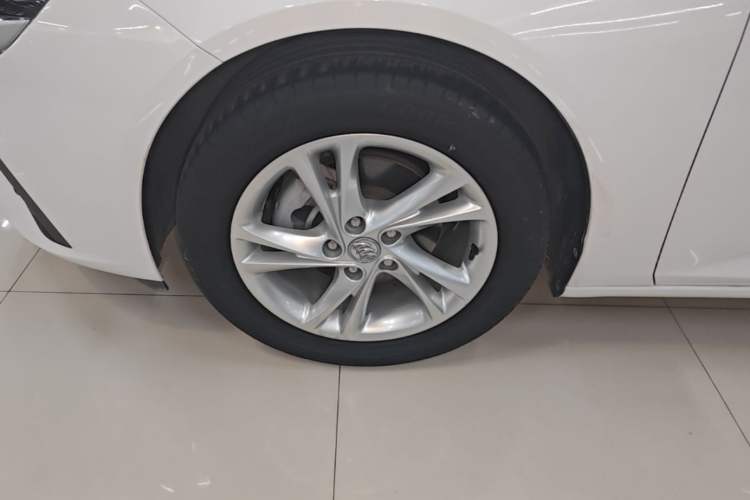 Used Buick Regal 2020 552T Elite Edition Exterior 4
