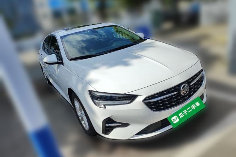 Used Buick Regal 2020 552T Luxury Version Front Right 45 Deg