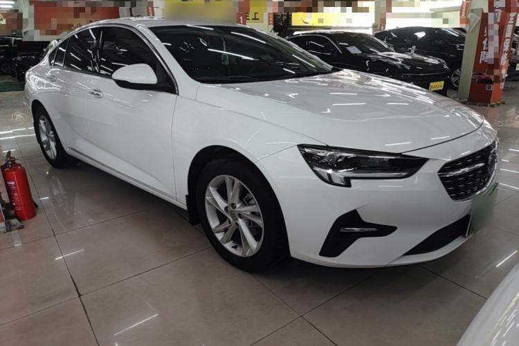 Used Buick Regal 2020 552T Luxury Version Front Right 45 Deg