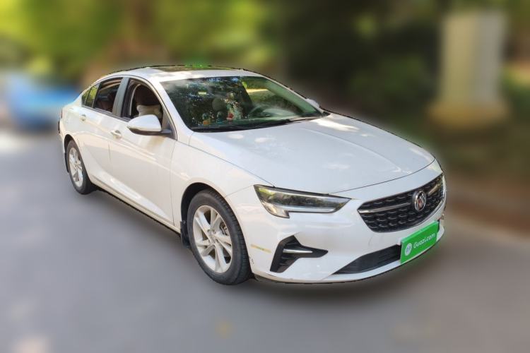 Used Buick Regal 2020 552T Luxury Version Front Right 45 Deg
