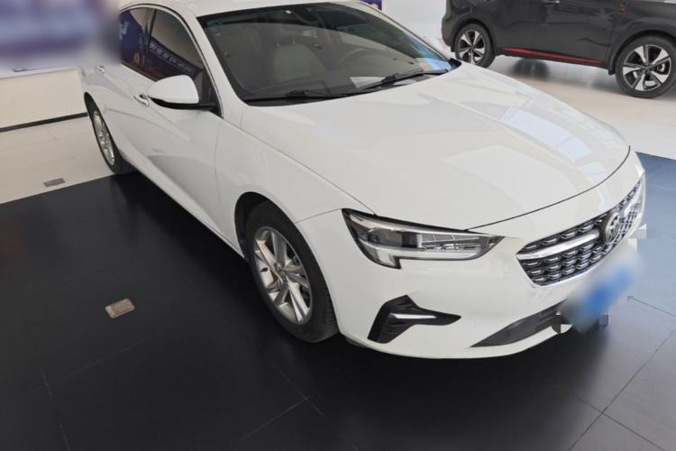 Used Buick Regal 2020 552T Elite Edition Front Right 45 Deg