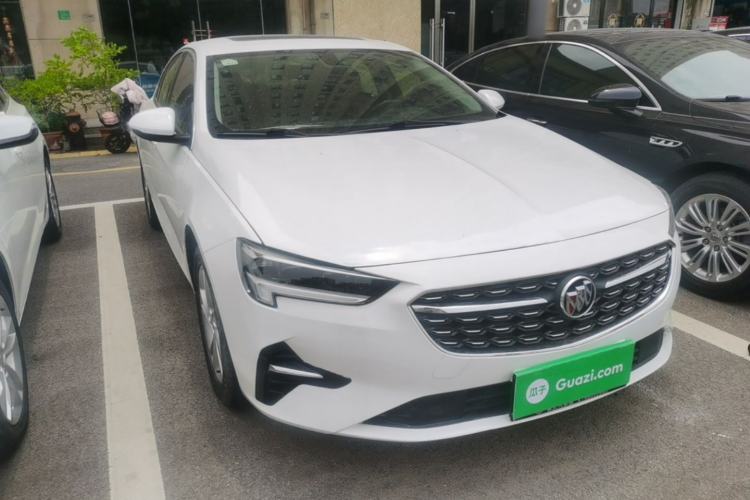 Used Buick Regal 2020 552T Luxury Version Front Right 45 Deg