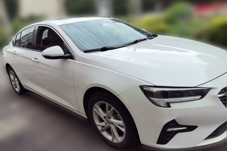 Used Buick Regal 2020 552T Elite Edition Front Right 45 Deg