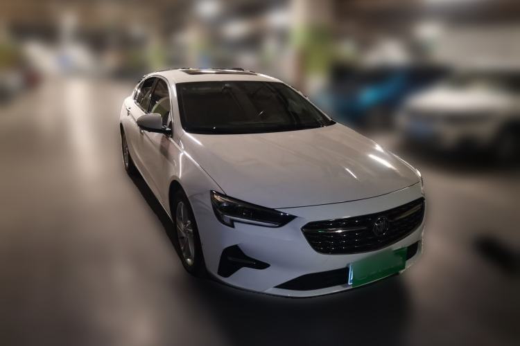 Used Buick Regal 2020 552T Luxury Version Front Right 45 Deg