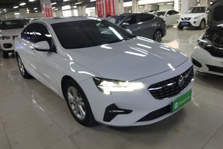 Used Buick Regal 2020 552T Luxury Version Front Right 45 Deg