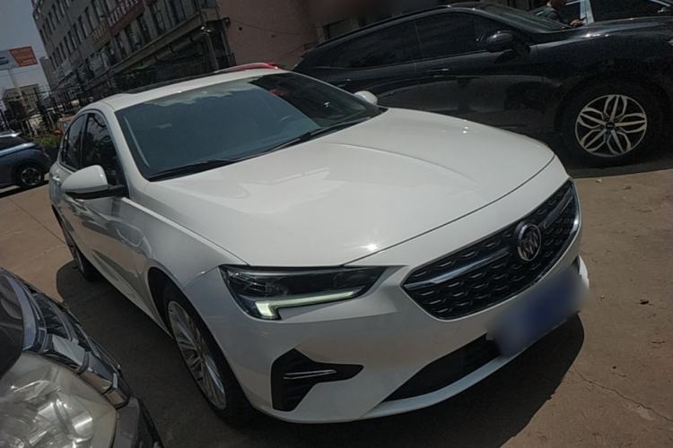 Used Buick Regal 2020 652T Elite Edition Front Right 45 Deg