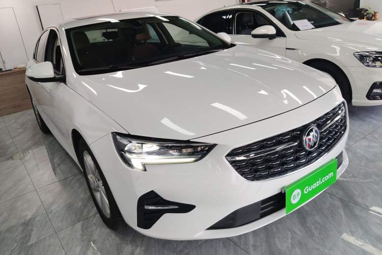 Used Buick Regal 2020 552T Luxury Version Front Right 45 Deg