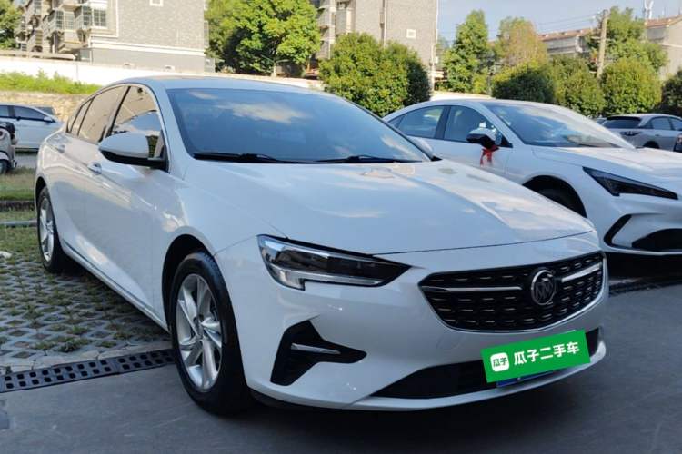 Used Buick Regal 2020 552T Elite Edition Front Right 45 Deg