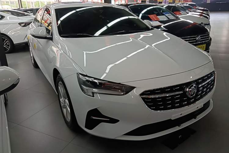 Used Buick Regal 2020 552T Elite Edition Front Right 45 Deg