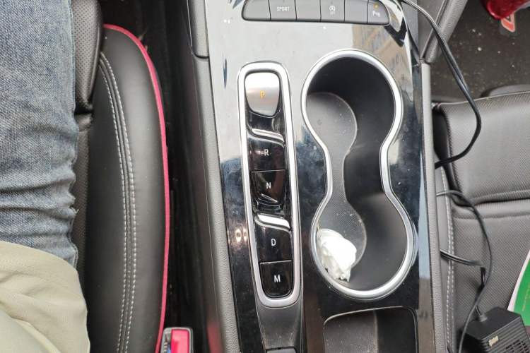 Used Buick Regal 2020 GS 28T Elite Model Gear Lever