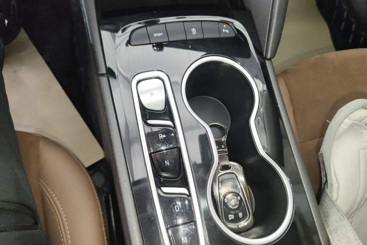 Used Buick Regal 2020 552T Luxury Version Gear Lever