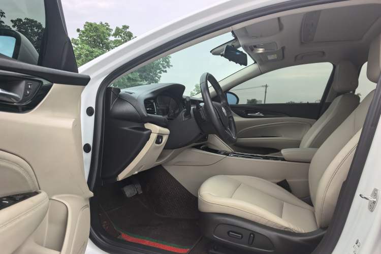 Used Buick Regal 2020 552T Elite Edition Interior 1