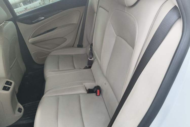 Used Buick Regal 2020 552T Elite Edition Interior 4