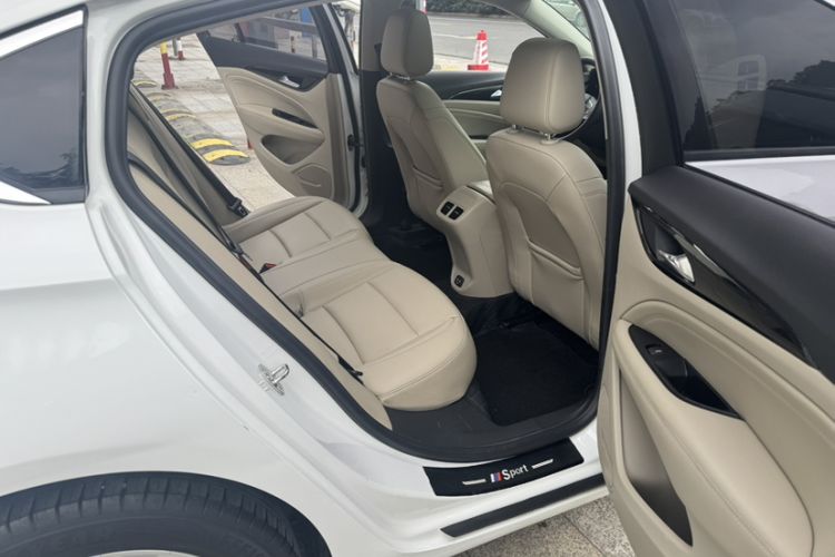 Used Buick Regal 2020 552T Elite Edition Interior 4