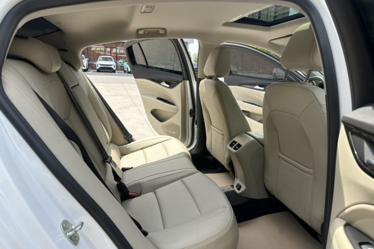 Used Buick Regal 2020 552T Elite Edition Interior 7