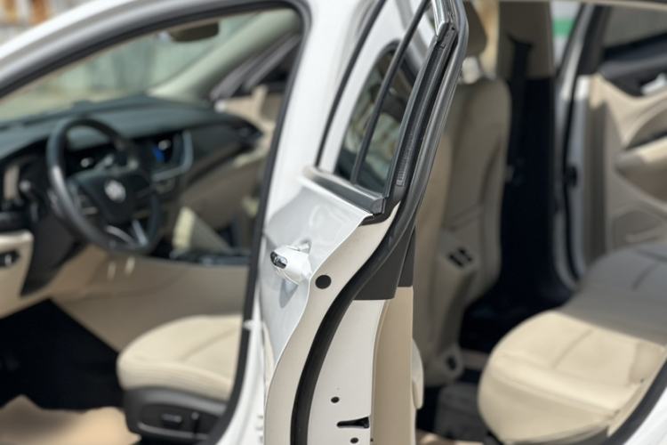 Used Buick Regal 2020 552T Elite Edition Interior 8